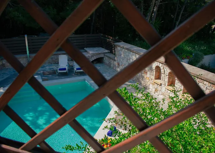 Glamorous Villa Nefeli