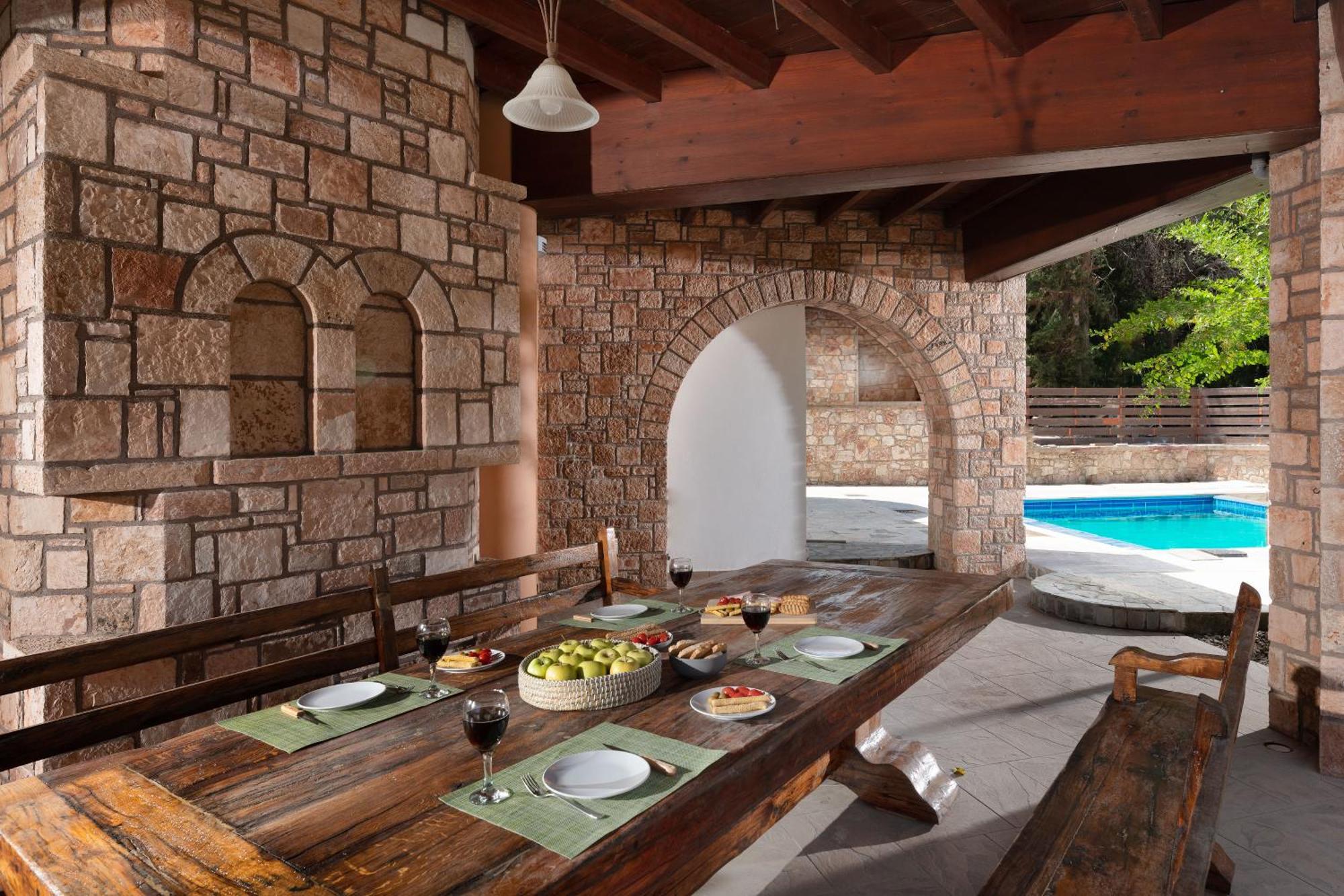 Glamorous Nefeli Villa *
